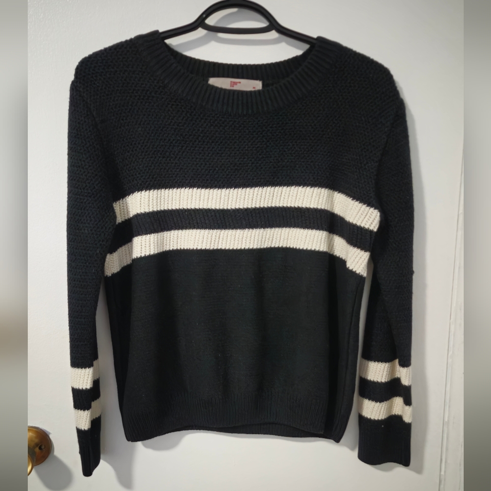 8 Seconds Black and White Striped Sweater